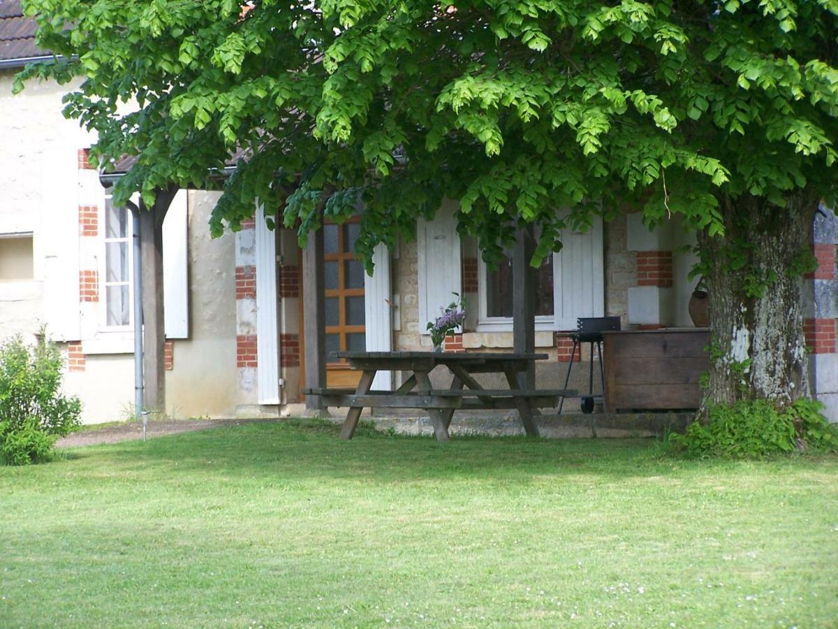 Gite En Forterre Druyes-les-Belles-Fontaines Zewnętrze zdjęcie