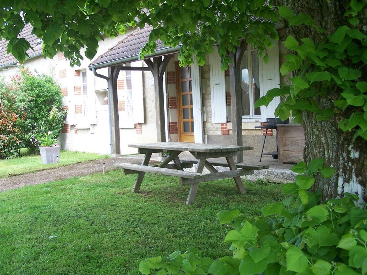 Gite En Forterre Druyes-les-Belles-Fontaines Zewnętrze zdjęcie